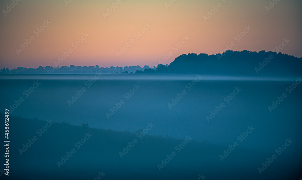 Fototapeta premium sunrise in the mountains