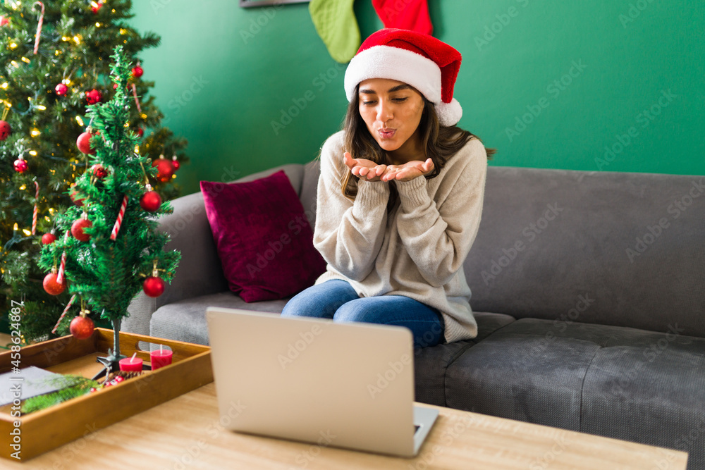 Lovely woman on an online date Lovely woman on an online date