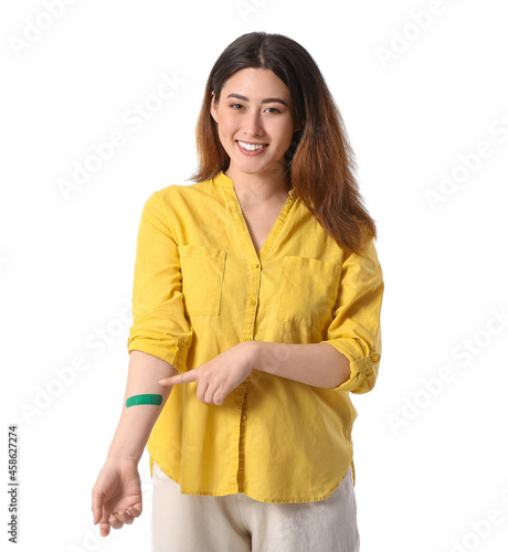 Young Asian woman with appl...