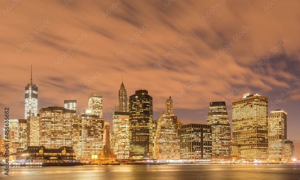 Naklejka premium View of lower Manhattan from Brooklyn