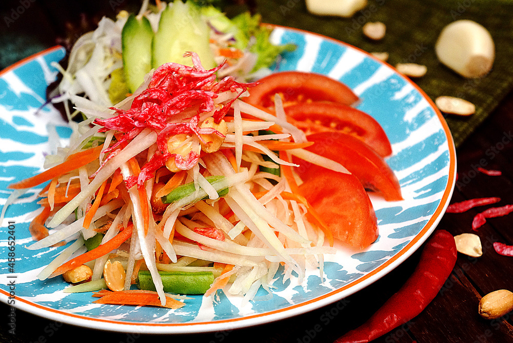 Thai papaya salad