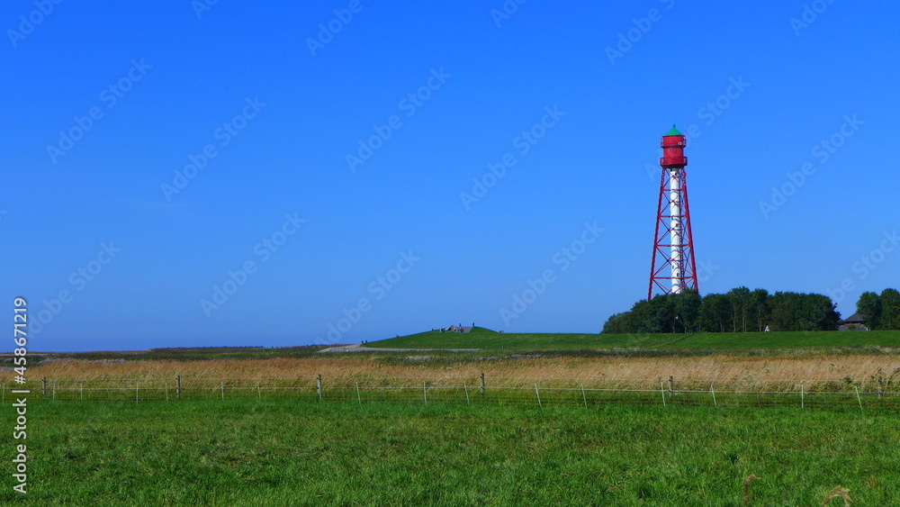 Leuchtturm bei Campen in Ostfriesland, frisch renoviert
