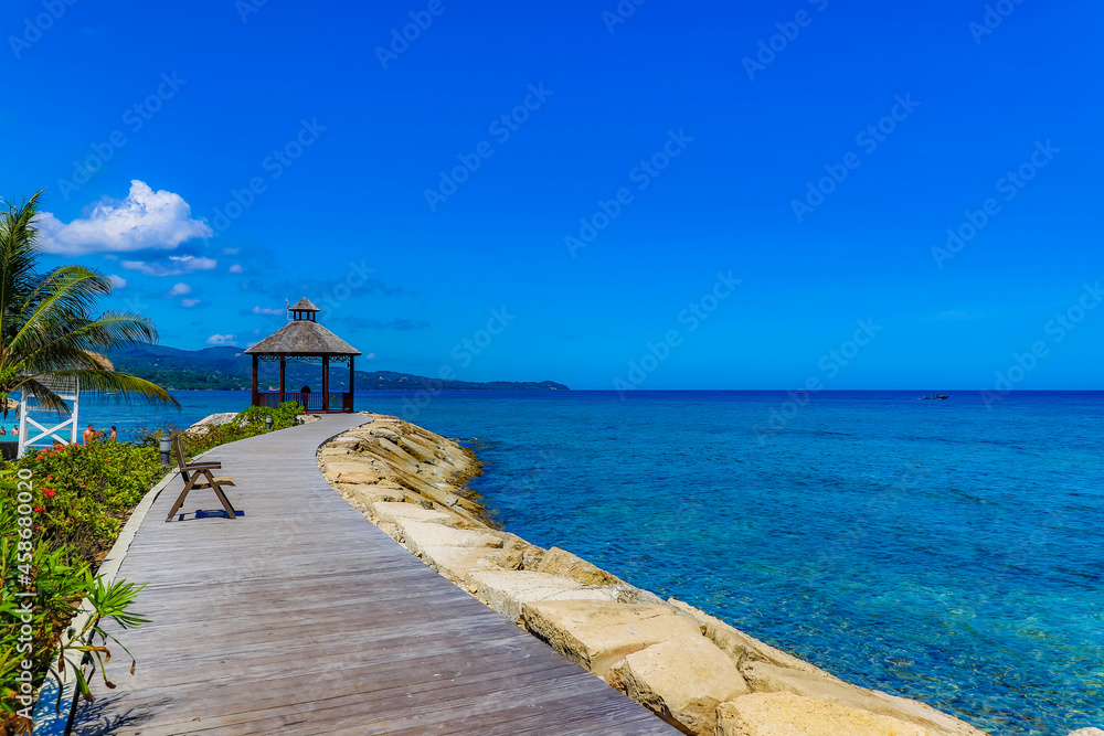 Obraz premium pier on the beach