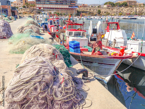 Barcos de pesca ligera del mediterráneo español photo