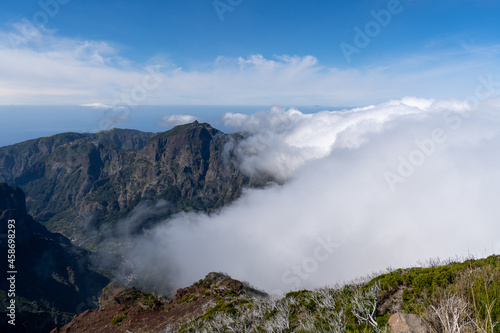 Fototapeta Naklejka Na Ścianę i Meble -  Madeira auf dem Pico Ruivo - Arieiro