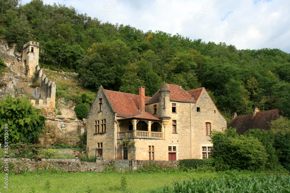 mansion in carsac-aillac (france)