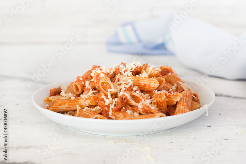 Penne with tomato and cheese