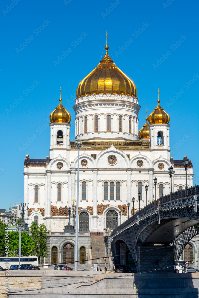 Cathedral of Christ the Savior (Khram Khrista Spasitelya) and Patriarshy bridge in Moscow, Russia
