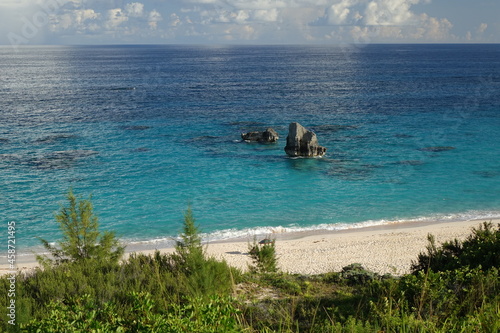 Scenic view on tropical beach and the turquois Atlantic Ocean, Bermuda
