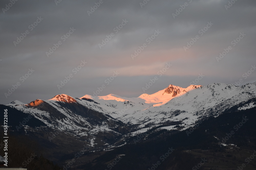 Coucher de soleil sur les montagnes de Valmorel 