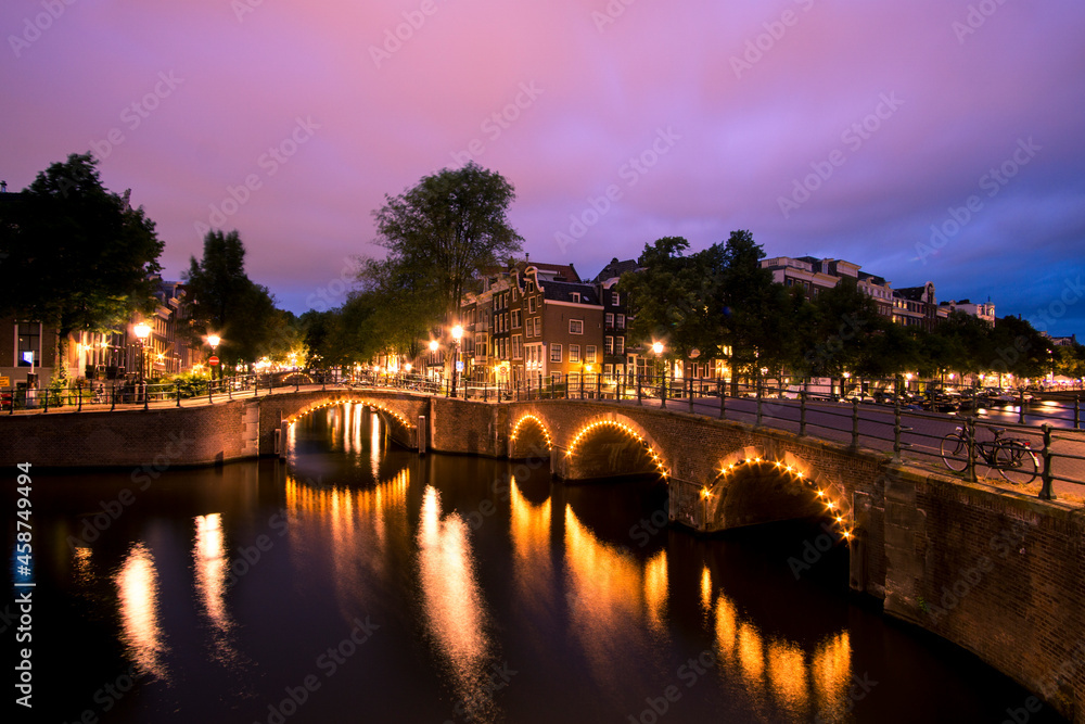 Obraz premium Amsterdam bridges at night