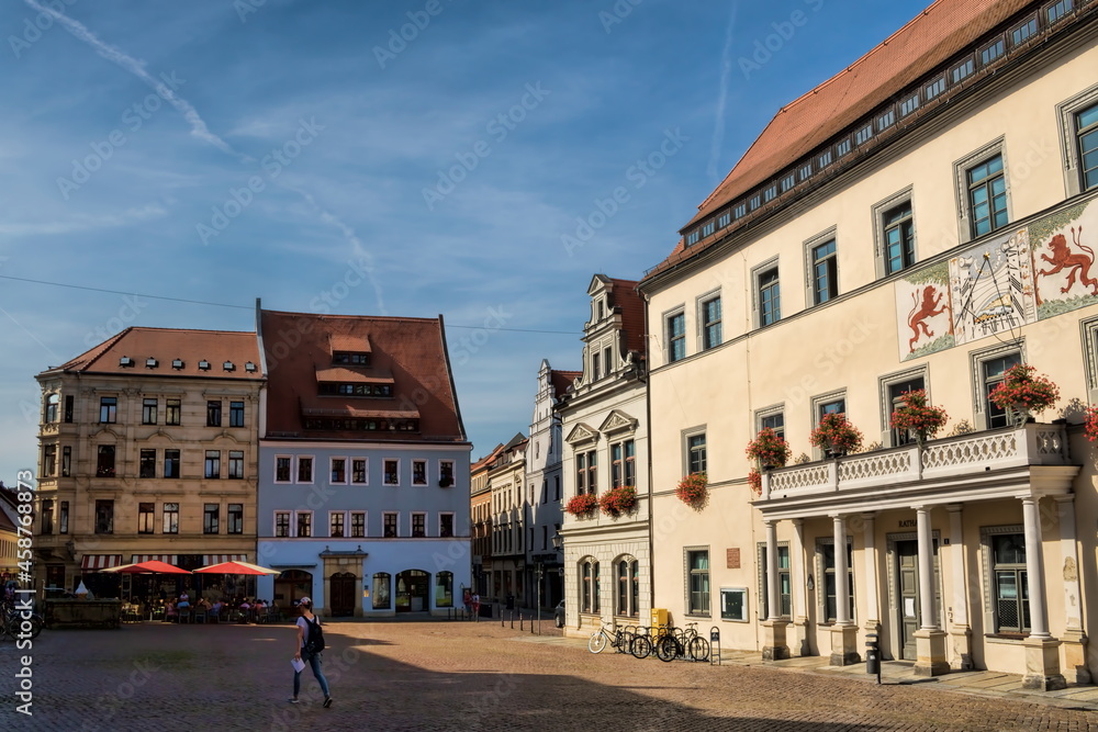 pirna, deutschland - marktplatz mit altem rathaus