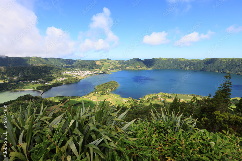 Fototapeta View of lagoa Azul, Sao Miguel island, Azores