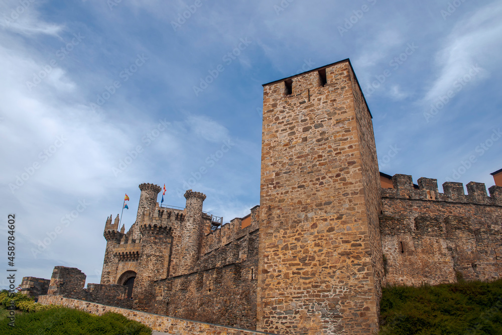 murallas del castillo templario de Ponferrada, España