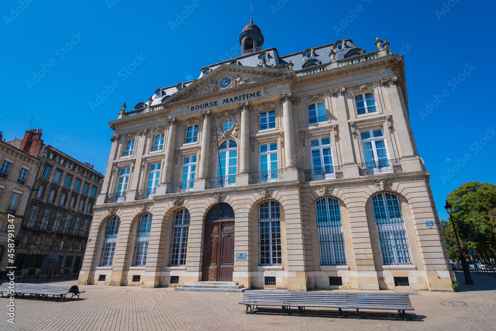 Fototapeta premium Cityscape of Bordeaux (France)