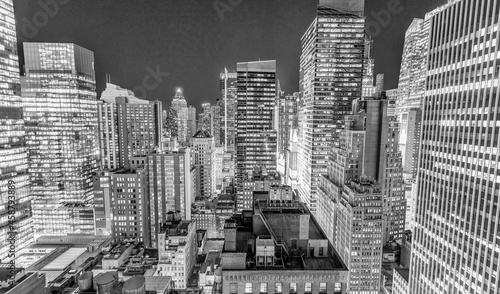 Black and white view of Manhattan skyscrapers  New York City - USA