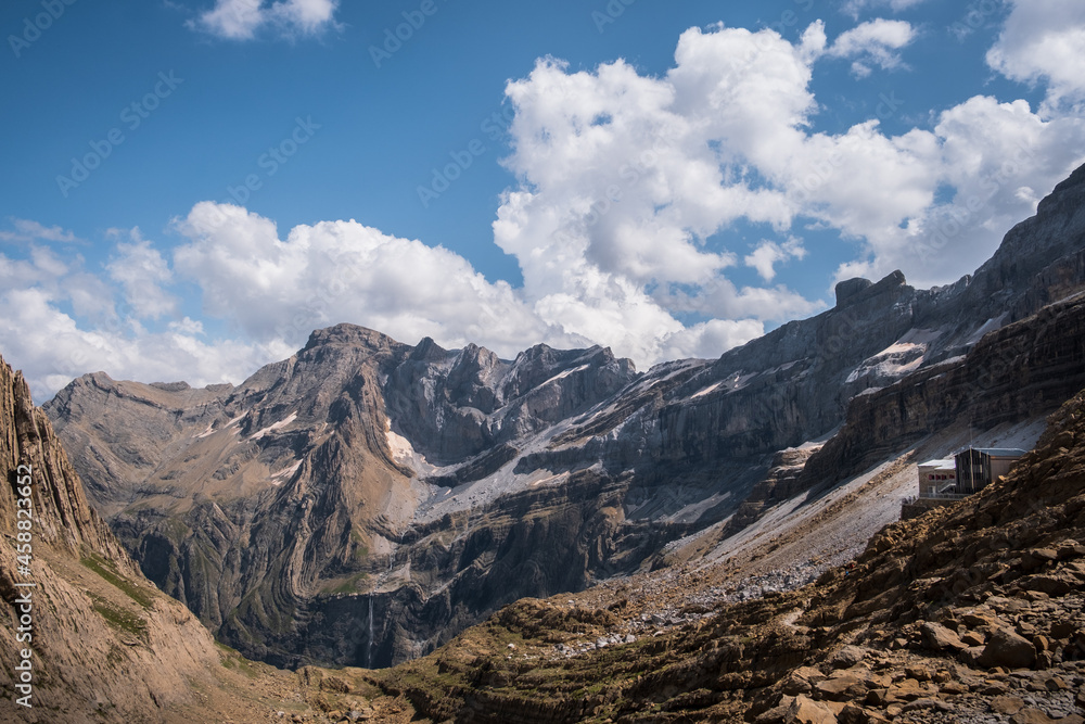 Circo de Gavarnie desde refugio de Serradets. Circo de Gavarnie desde refugio de Serradets.