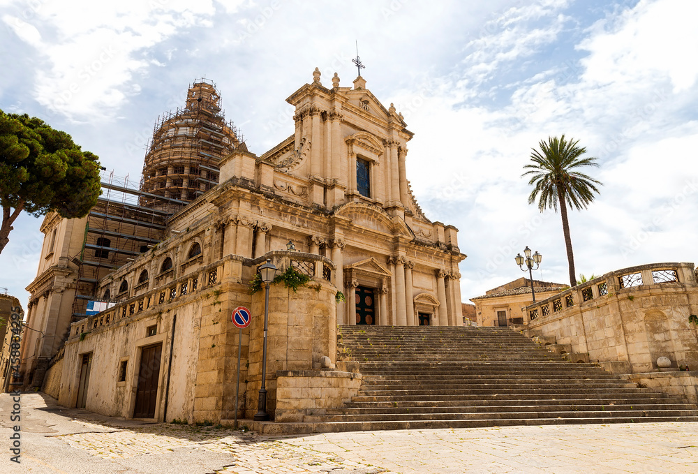 Obraz premium Panoramic Sights of Basilica of Saint Mary of the Announcement (Basilica Maria Santissima Annunziata) in Comiso, Province of Ragusa, Sicily, Italy.