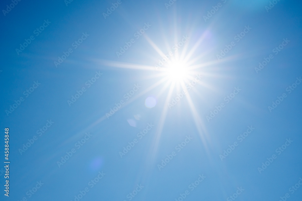 Fototapeta premium 青空と太陽（直射日光）