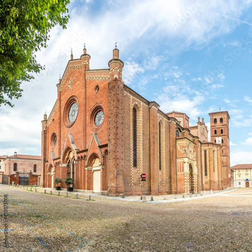 Canvas-taulu View at the Cathedral of Assumption of the Blessed Virgin Mary and Saint Gotthar