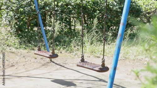 公園のブランコ