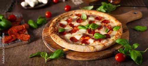 Obraz  z motywem Salami neapolitan pizza