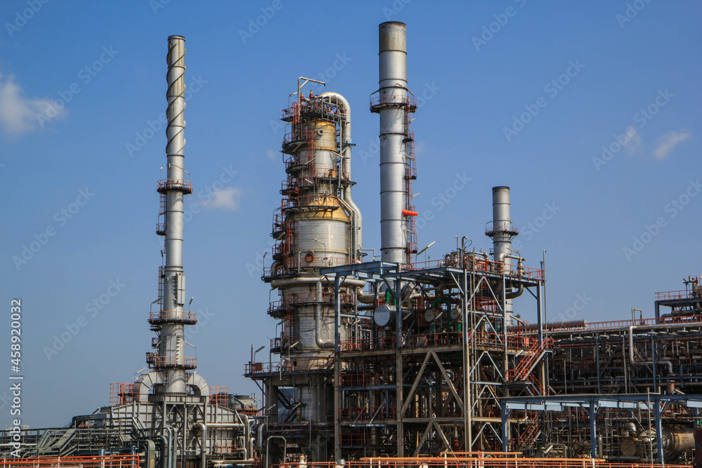 Fototapeta premium Refinery plant