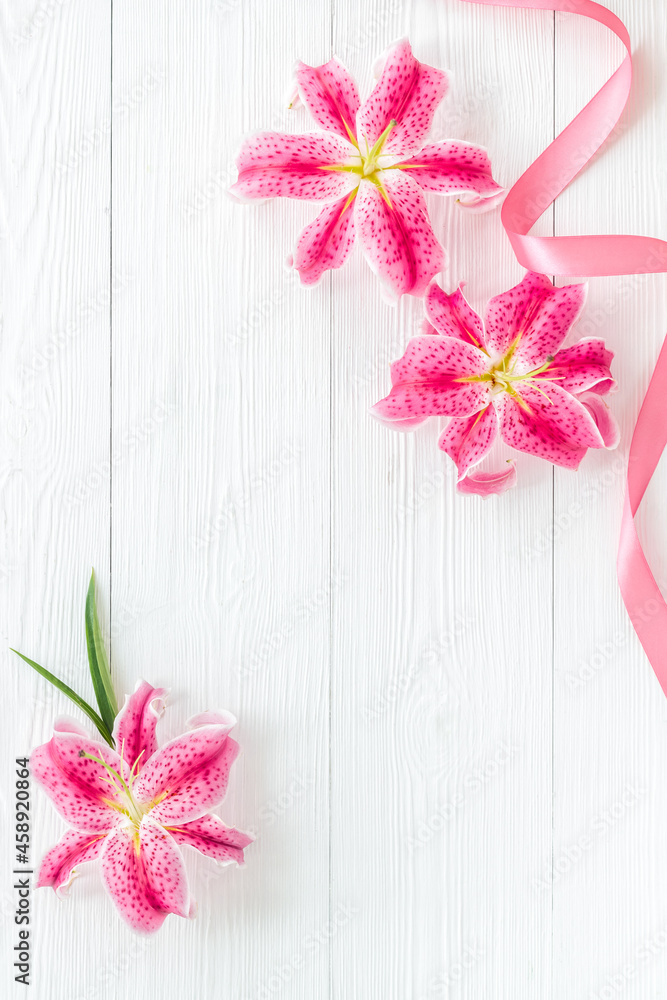 Obraz premium Pink purple lily blossom flowers. Floral pattern