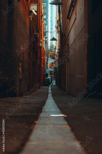 narrow laneway in Melbourne's city © ruben