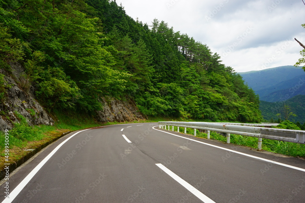Countryside Curve Mountain Road to Shikoku Karst Natural Park, Tengu Highland - 日本 高知県 四国カルスト 天狗高原 カーブ 道路