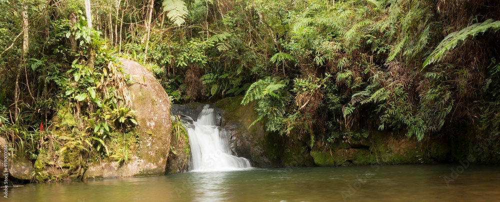 Φωτογραφία Cachoeira, Cachoeiras do PETAR (Parque Estadual Turístico do Alto Ribeira) localizado no estado de São Paulo quase divisa com o Paraná, Brasil