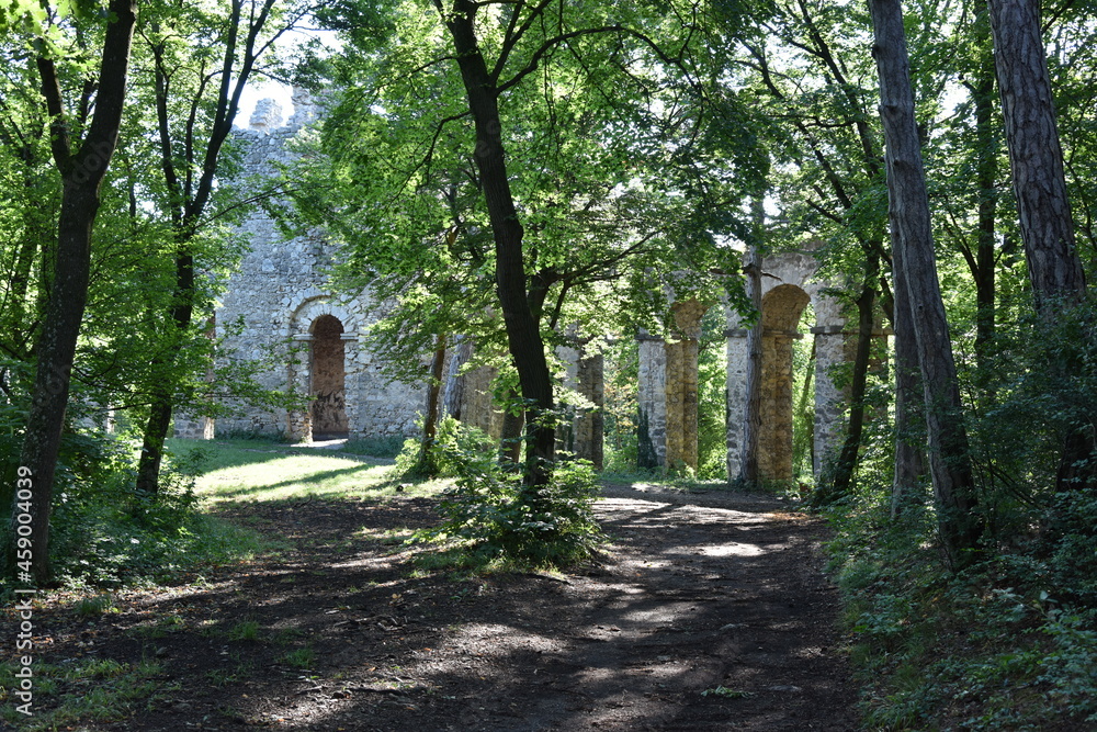 Amphitheater, künstliche Ruine, Maria Enzersdorf Österreich, 29.07.2021 Amphitheater, künstliche Ruine, Maria Enzersdorf Österreich, 29.07.2021