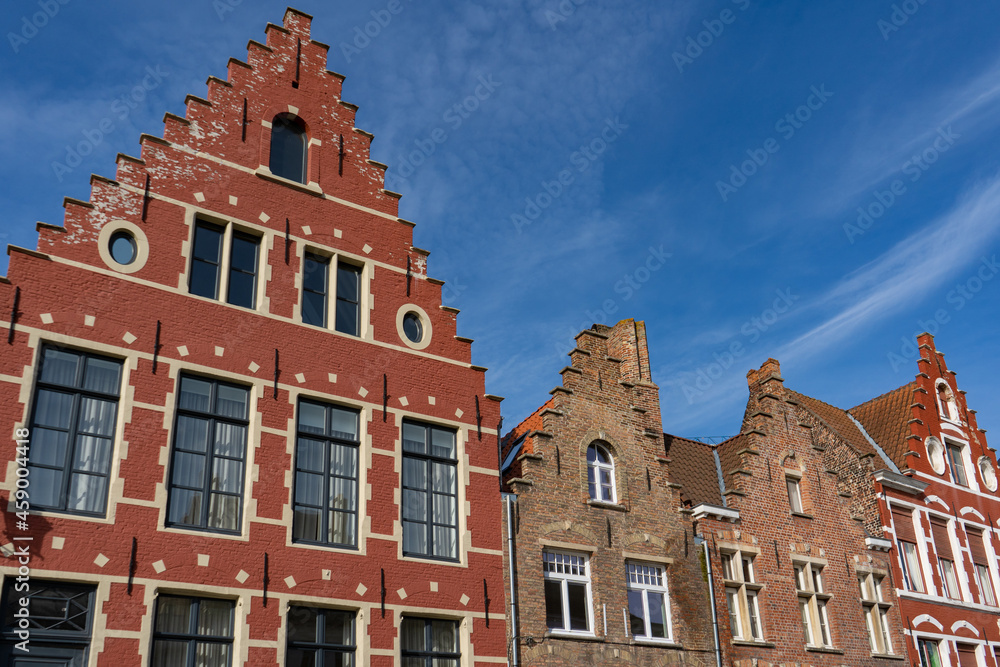 Fototapeta premium Colourful houses in the centre of Bruges