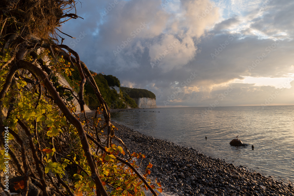 Sassnitz Krede- Kuste Nationalpark Jasmund, Niemcy, Europ 2021, wschód słońca na wybrzeżu