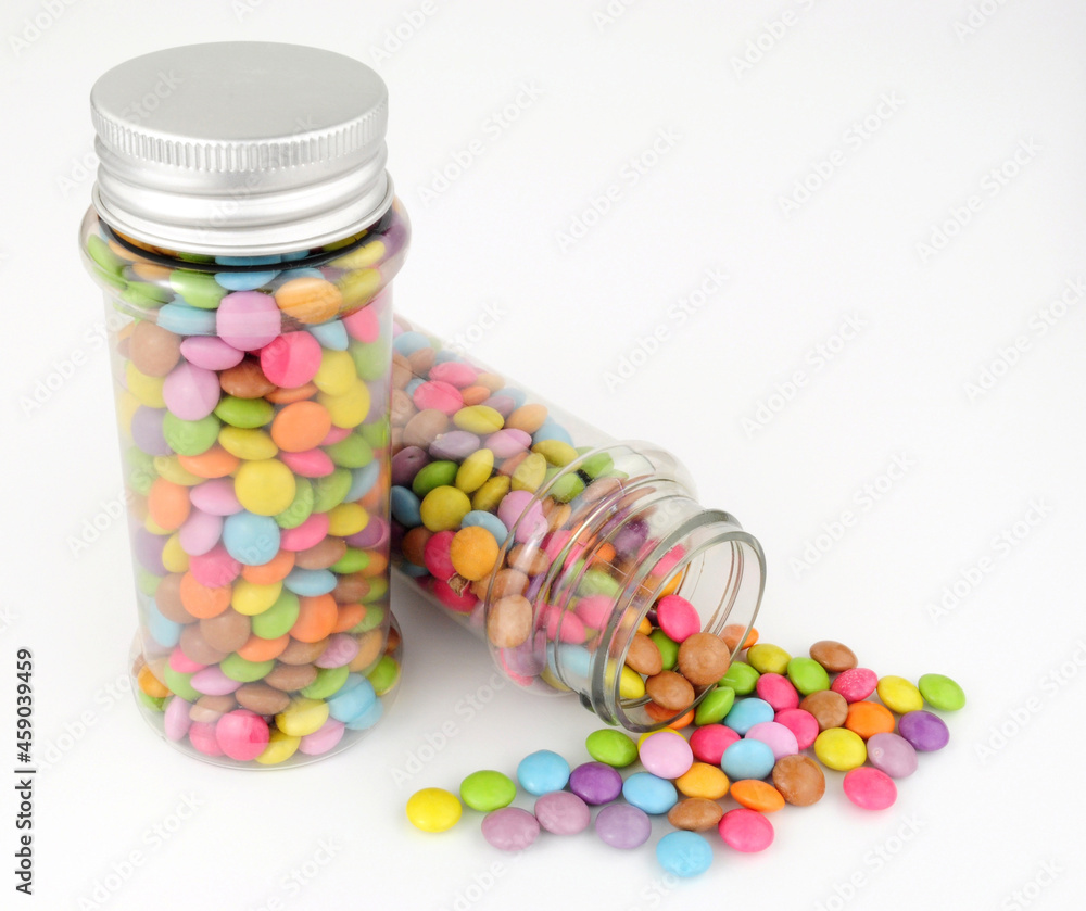 Milk chocolate crispy sugar shell coated bean cake decoration sprinkles Milk chocolate crispy sugar shell coated bean cake decoration sprinkles