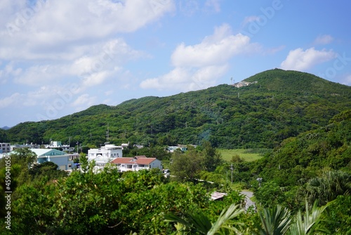 慶良間諸島の緑の山