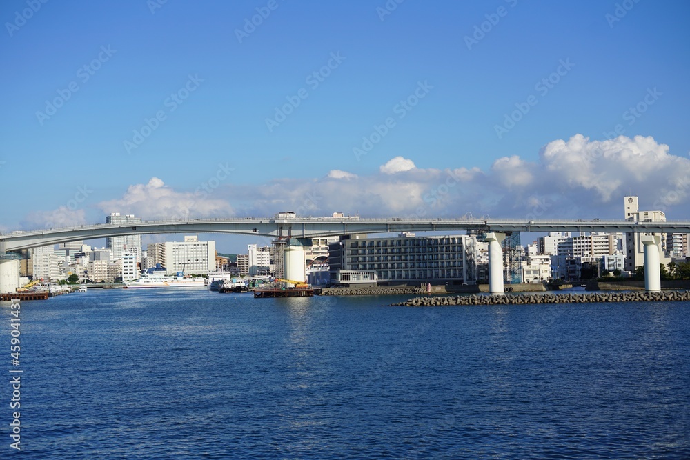 沖縄の泊港の風景 沖縄の泊港の風景
