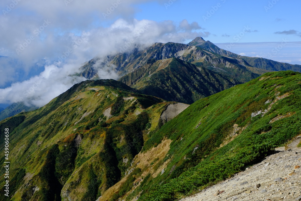 北アルプスの絶景トレイル。日本の雄大な自然。百名山、笠ヶ岳。双六岳。Amazing trekking area in Japanese North Alps. 北アルプスの絶景トレイル。日本の雄大な自然。百名山、笠ヶ岳。双六岳。Amazing trekking area in Japanese North Alps.
