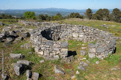 Photos Iron Age dwelling at the San Cibrán de Lás hillfort
