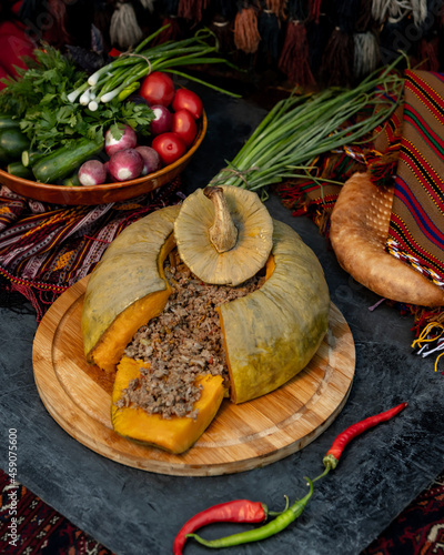 pumpkin with meat filling, turkmen dish