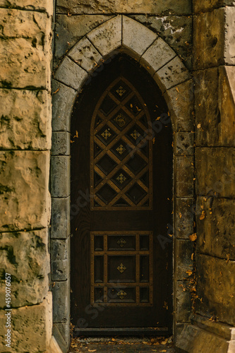 Wallpaper Mural the door of the garibaldi castle Torontodigital.ca