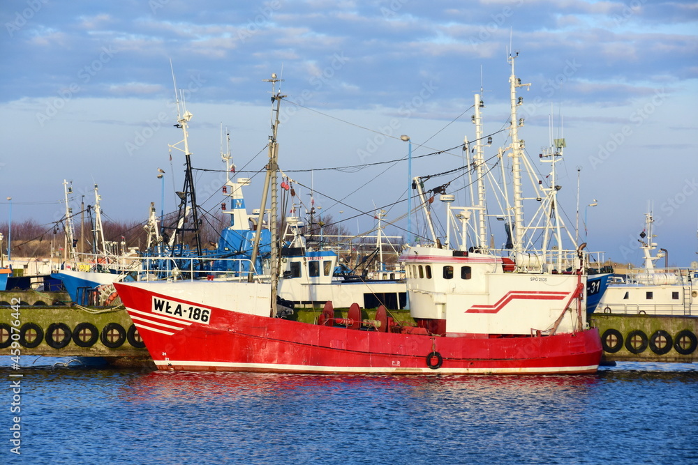 Władysławowo, port morski, Stocznia, kuter rybacki nad Bałtykiem,