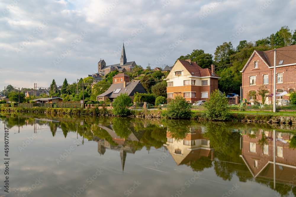 La petite ville de Lobbes en Wallonie La petite ville de Lobbes en Wallonie