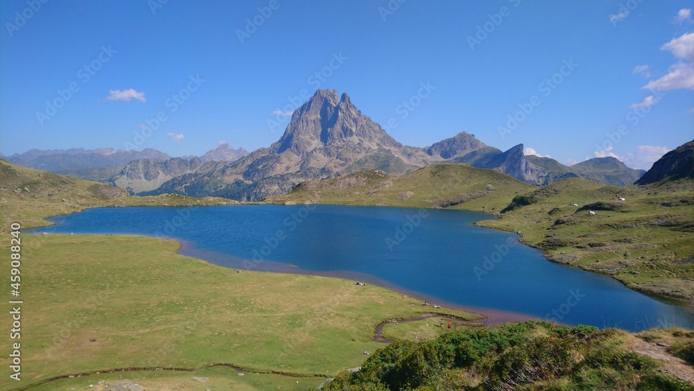 Lacs d'Ayous Pic du midi d'Ossau Pyrénées Lacs d'Ayous Pic du midi d'Ossau Pyrénées