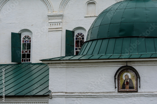 Spasa-on-City Church in Yaroslavl. beautiful old buildings. religion and belief photo