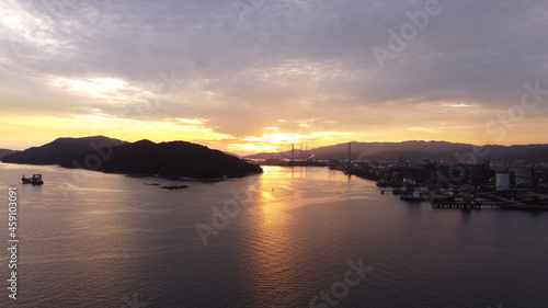 SDGs地球環境！山口県周南市のコンビナートと瀬戸内海の夕日