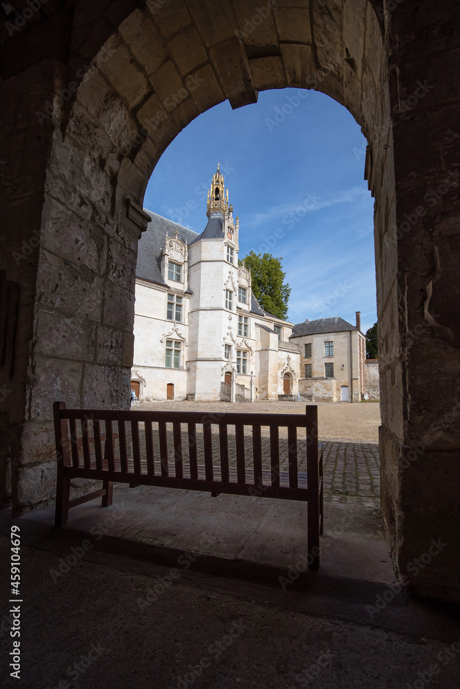 Fototapeta premium Beauvais, Palais épiscopal, Cour intérieure.