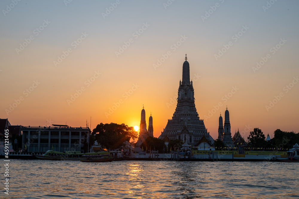 Wat Arun the beautiful Temple in Bangkok, Thailand