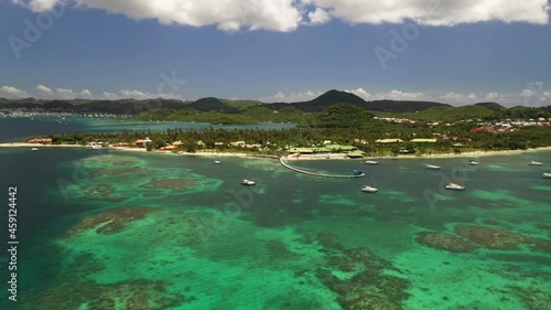 Le club méditerranée Les Boucaniers, en Martinique, survolée en drone, pendant le confinement.	