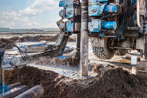 Quadro em tela A drilling rig is working on a site